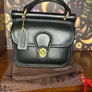 Vintage Coach  Winnie Leather Black Shoulder Bag C7C-9023